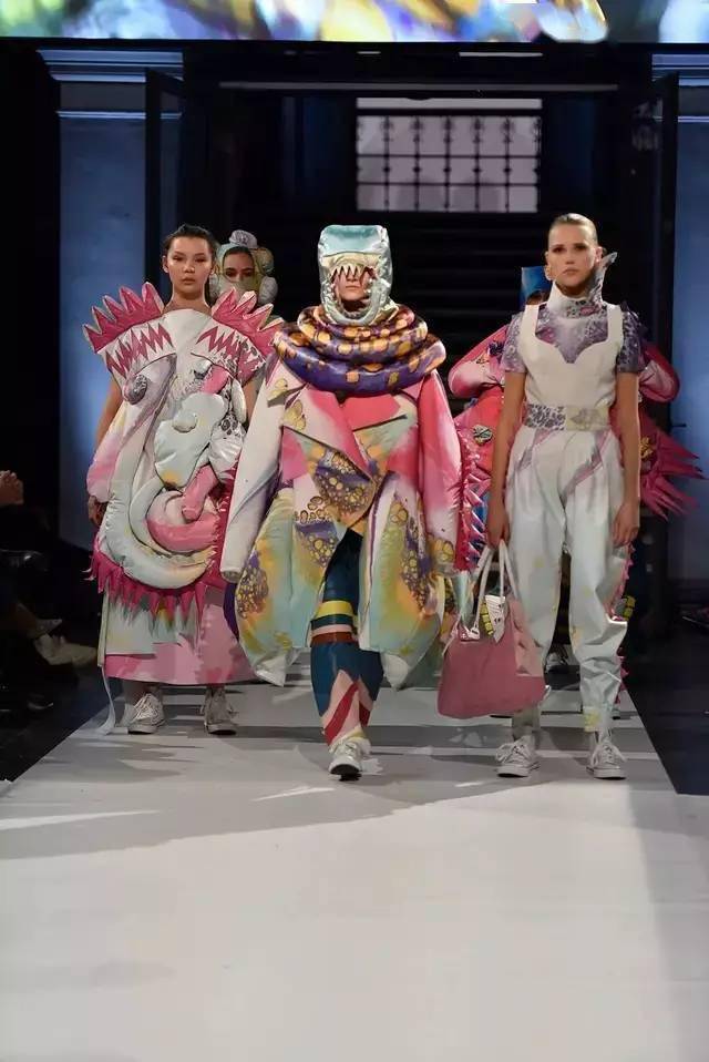 作品|求求你们别抄了..给设计师留条活路吧！