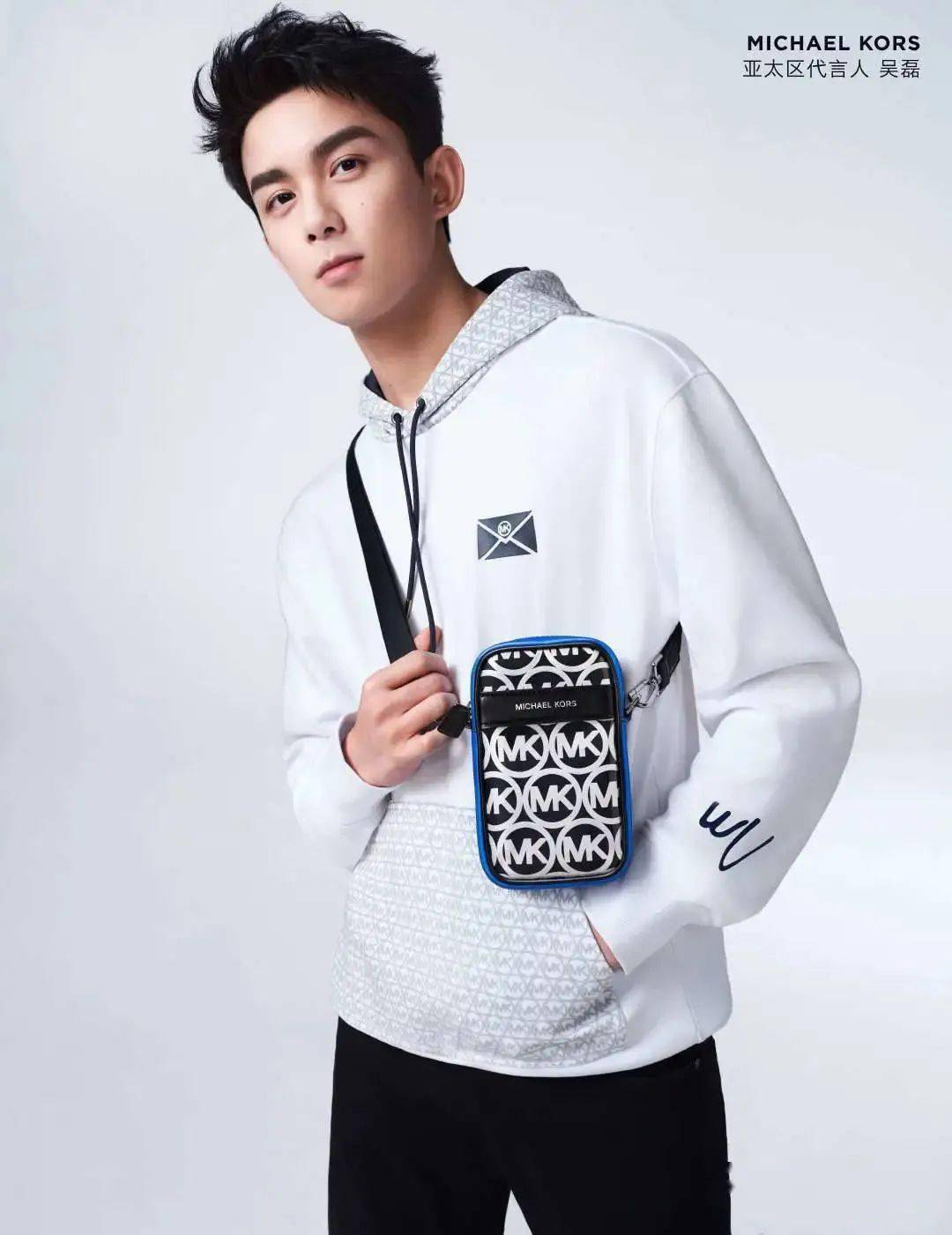 Louis|被Louis Vuitton秀上的吴亦凡感动了,周冬雨改行当店员了?【每周时报】