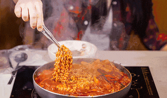 中国|中华美食千千万，为什么中国人却对泡面情有独钟？