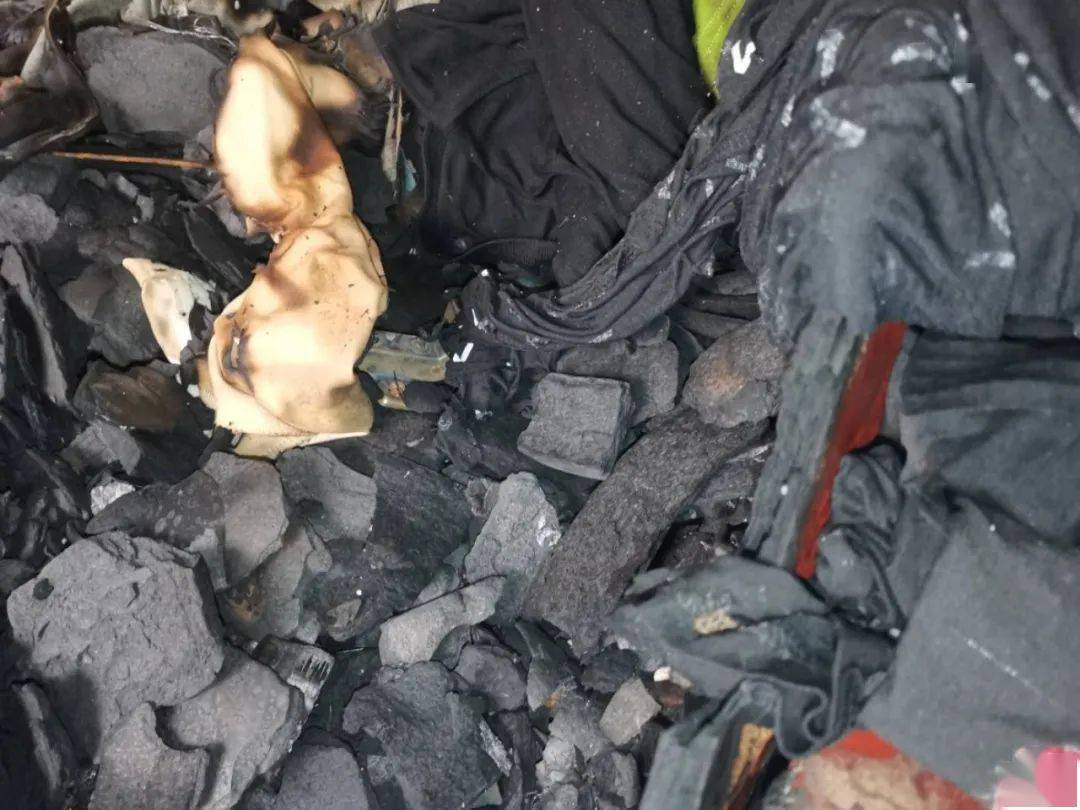 火灾|太冲动！夫妻吵架丈夫点燃衣柜纵火，20多名住户被连夜疏散