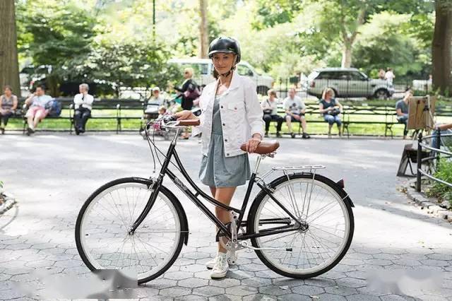 马尾|单车女孩的编发，让你带著头盔依然时尚！