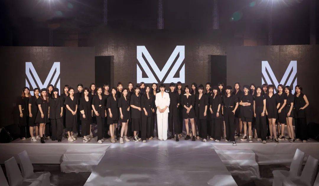 婚纱|美翻！这家店惊艳了整个潮汕！一场百万大秀轰动全城！