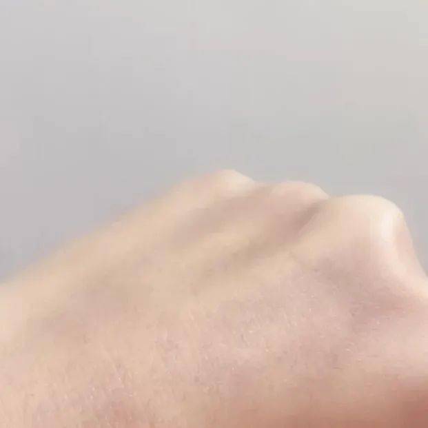 艾派德|爽肤水？柔肤水？精华水？苟命啊，我到底该怎么选？！