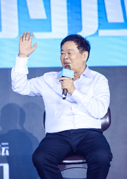 福耀玻璃曹德旺：新能源车市竞争激烈，靠补贴谋利的车企就是在等死