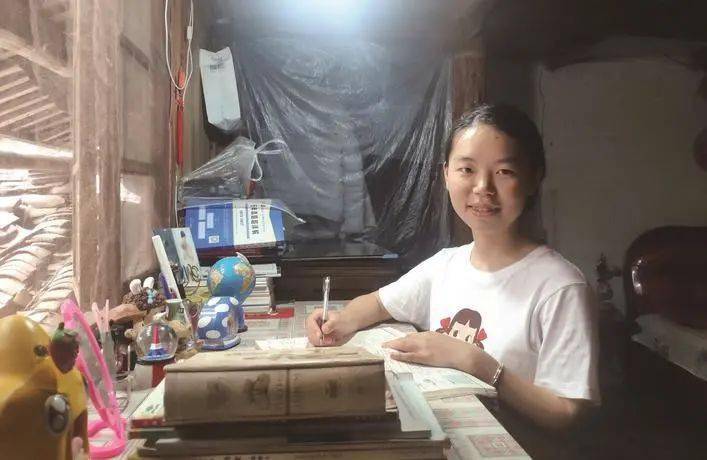 龙泉|【嘉禾绿荫行动·龙泉9号学子】乐观自信的她立志做一名教师