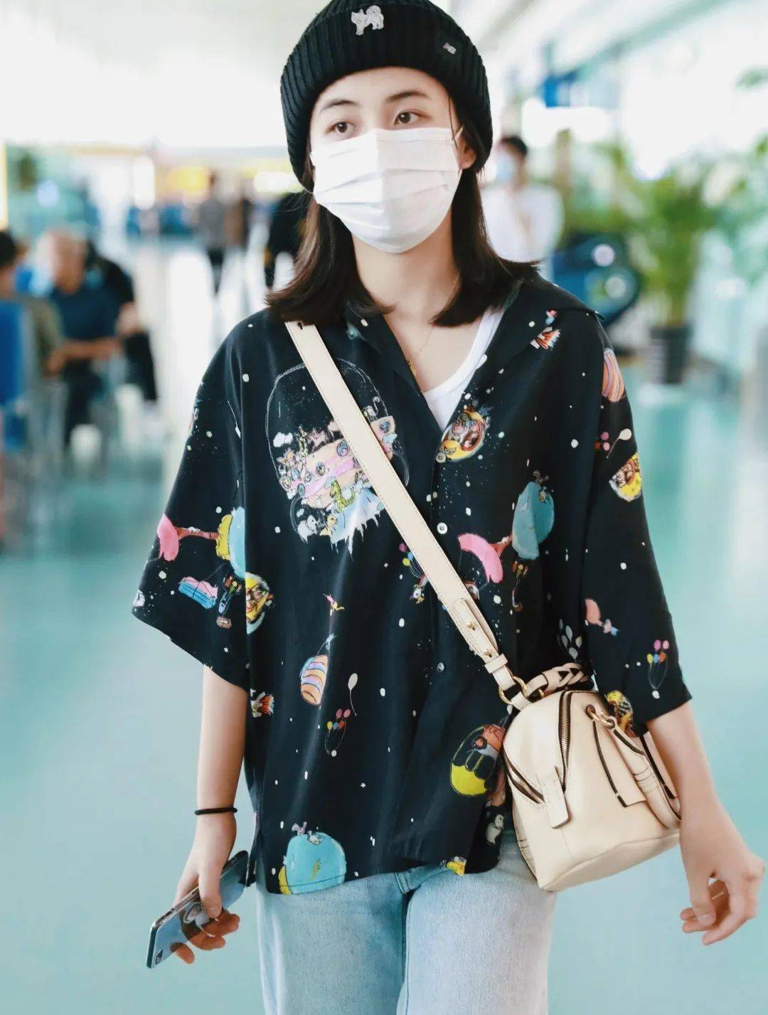 老爹|老爹衬衫递来一个眼神,小周和cc就懂了!