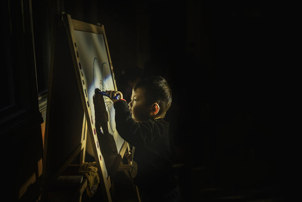 左撇子|国际左撇子日｜糟糕，碰到他的胳膊了……