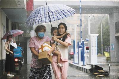 北京|六预警齐发 多个区局地大暴雨