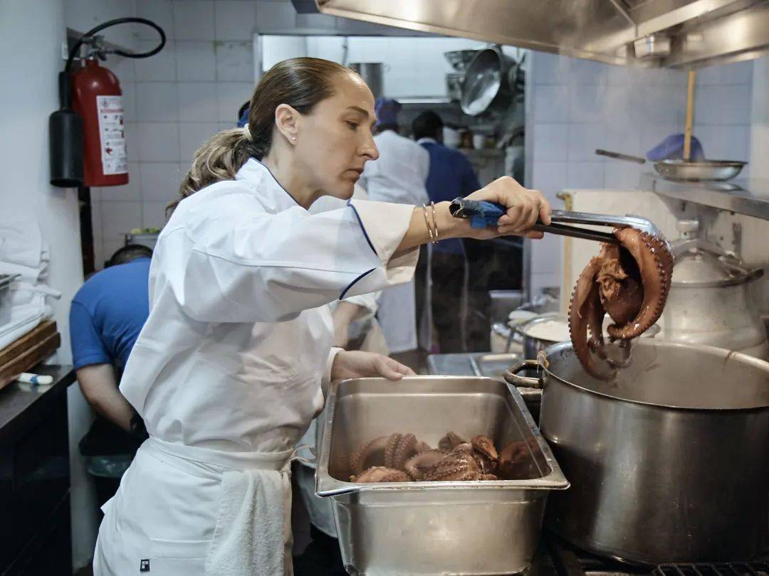 匠人|了解明星主厨及美食匠人的奥秘观看 6 部纪录片