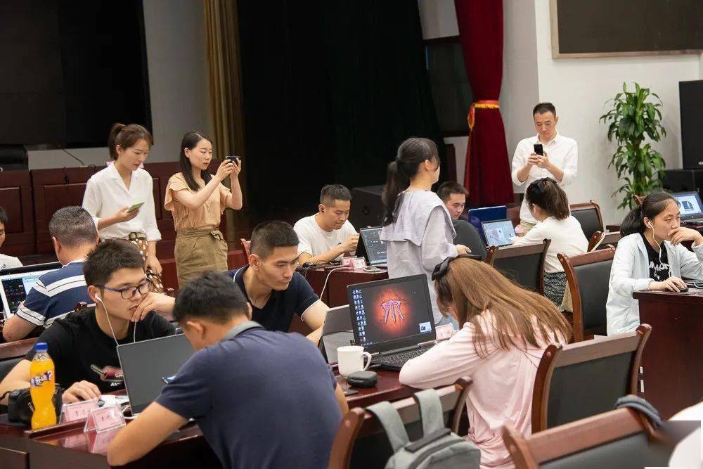 “开云体育”
省司法厅举行全省司法行政系统新媒体创作大赛(图4) “开云体育”
省司法厅举行全省司法行政系统新媒体创作大赛(图4)