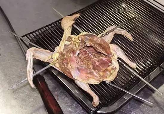 鸽子|创新作品~乳鸽这样做法99%厨师都没试过!销量全城第一!