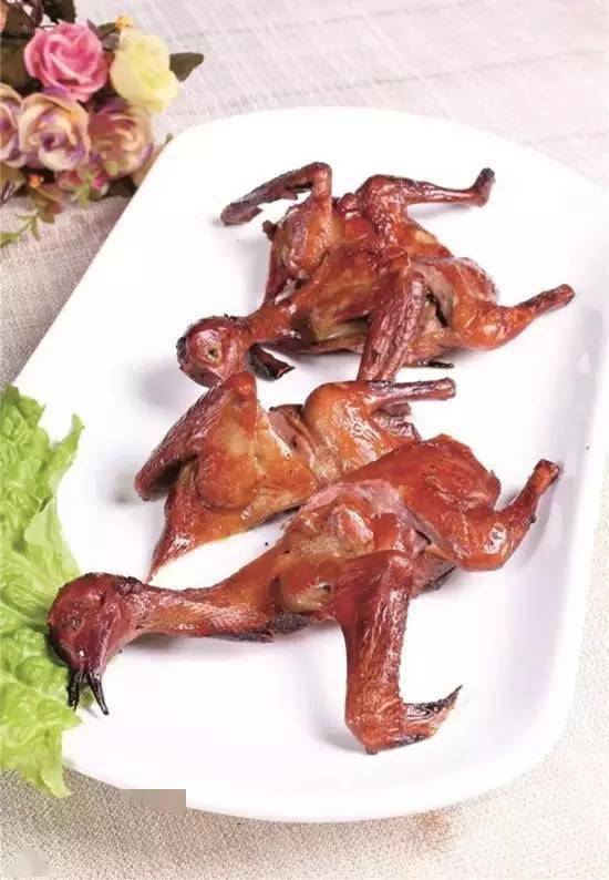 鸽子|创新作品~乳鸽这样做法99%厨师都没试过!销量全城第一!