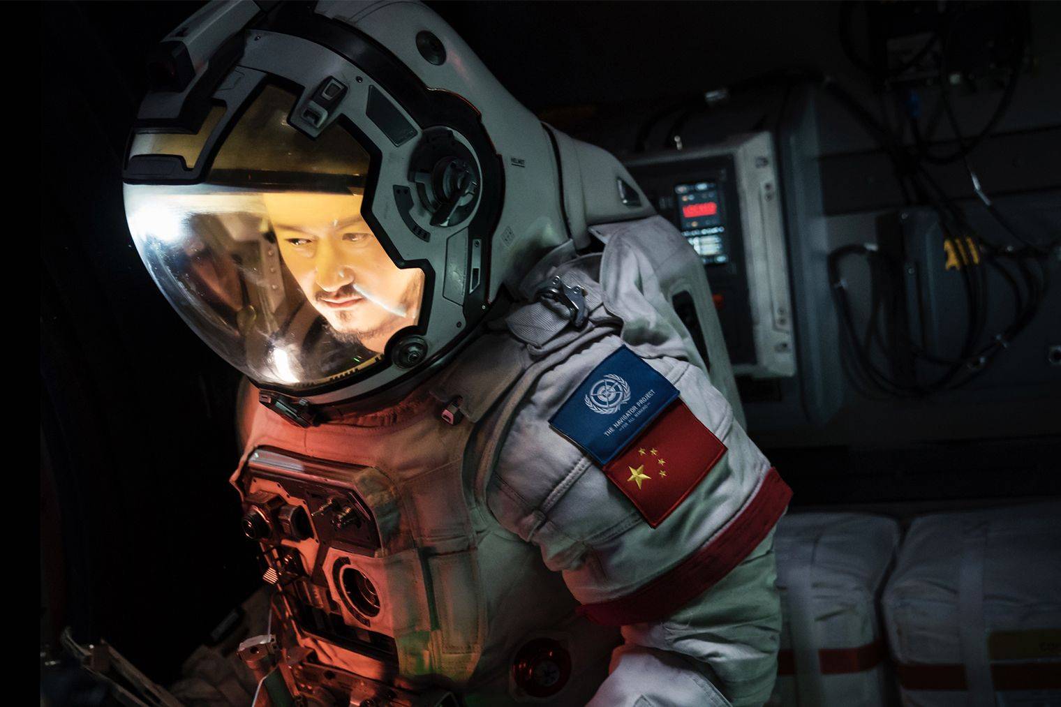 吴京|《流浪地球》登陆北影节展映 吴京领衔展现硬科幻的“软”胜利