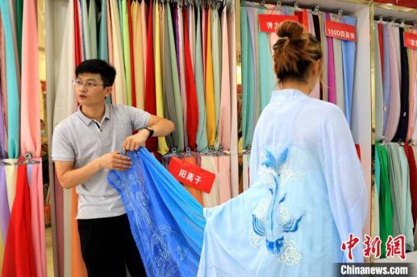 淘宝|鲁西南村庄遍吹电商风 “菏泽制造”卖全球