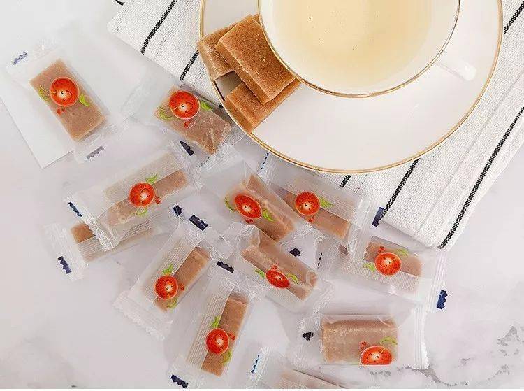 老少|零添加，酸甜适口，全家老少都爱吃的美味零食！天然山楂怡块