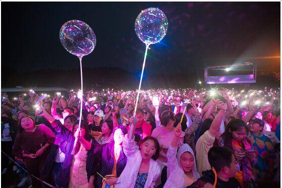 音乐|连续狂嗨4小时 仙女山电音之夜劲爆音浪来袭