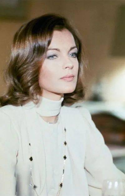 Cleef|小小一片叶子，为什么白富美都爱?