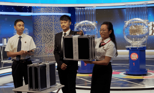 嘉宾|中国福利彩票发行管理中心邀请嘉宾参与电视直播开奖节目