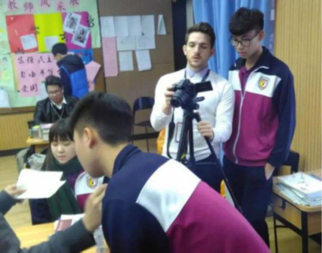 校园生活视频怎么拍 e0694e6f3199485e9fb902adadb81209.jpeg