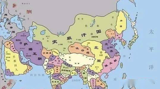 大唐与回纥联手,在公元744年,灭了突厥汗国,回纥汗国改名为回鹘汗国