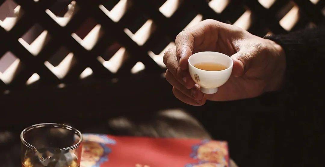 烟,酒,茶,要分家!