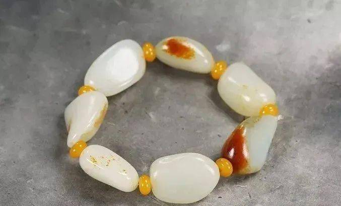 天价|2210万成交！这块天价籽料，火了！