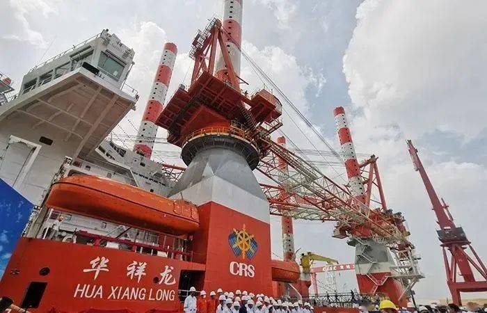 中国首艘插桩式抢险打捞工程船广州交付 可在恶劣海域作业_华祥龙
