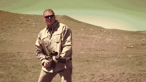 妹子射击不规范下场凄惨!打枪的后坐力到底有多恐怖?