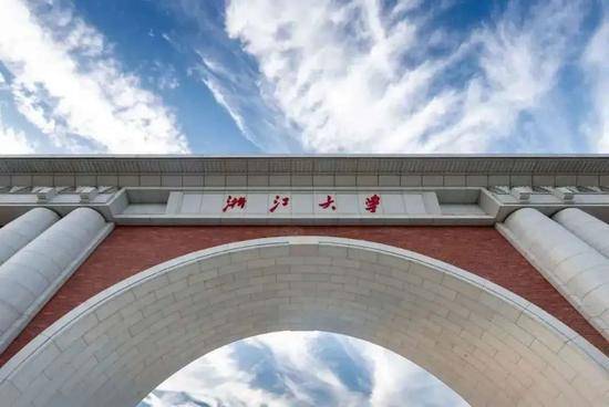 吴兴荣|收到浙江大学录取通知书时 他正在餐厅里刷盘子