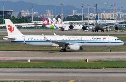 事发的航班为ca1704,执行该航班的机型为空客a321,飞机编号为b-1638