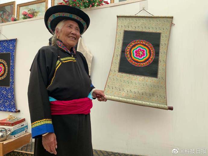 土族绣娘飞针走线绣出美好生活