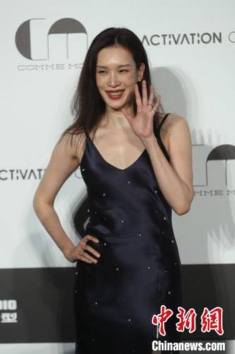 张亨伟|超模吕燕“换角”登台 刘涛、马伊琍现身助阵