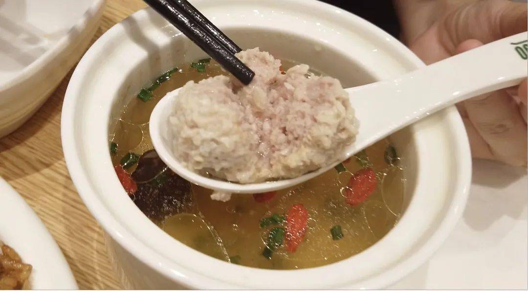肉丸子汤怎么蒸好吃 aff684ab93424a1ba2cf2d7756366afc.jpeg