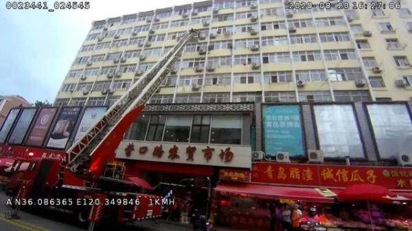 劫持人质|青岛男子劫持母子二人案民警被记功嘉奖