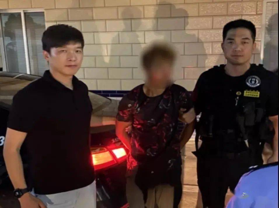 跳绳|女子遇劫匪，被抢走一根28块钱的跳绳