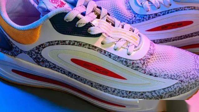 国产运动鞋排名_国产运动鞋排名前十名(2)