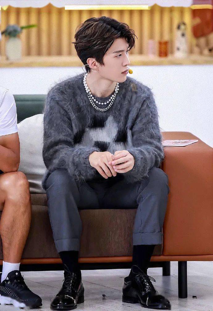 娜比|早秋第一件单品我选好了！是杨洋娜比都Pick的背带裤~