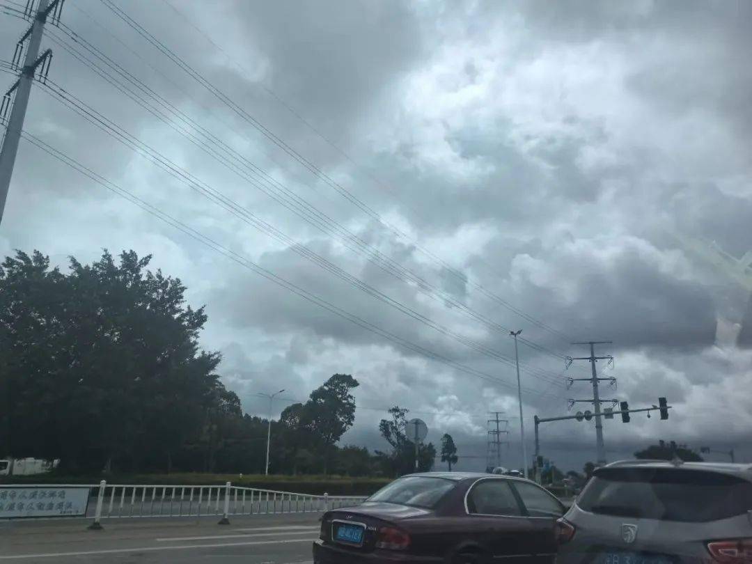 1192次闪电暴雨雷电来袭莆田天气大反转