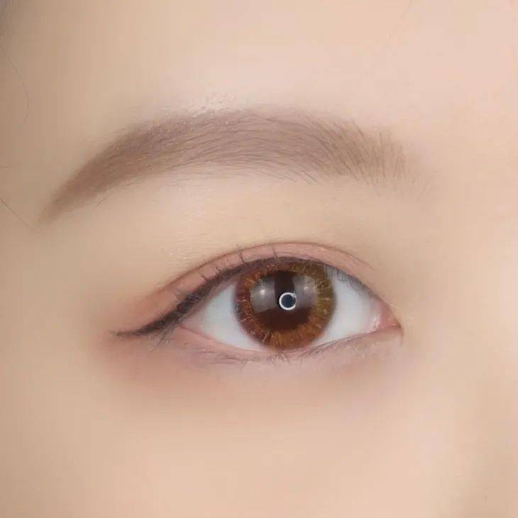 眼影|眼睛好看的女生,都比你多做了这一步!