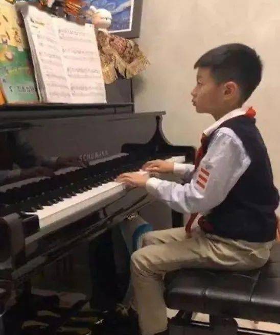 如何让自己变得更优秀视频 92a33799ffbe402a931df4882235a467.jpeg