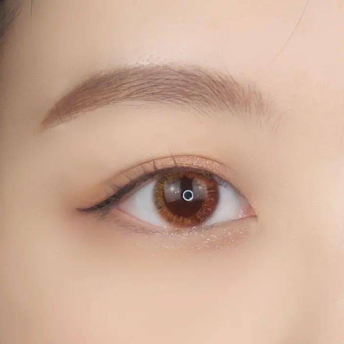 眼影|眼睛好看的女生,都比你多做了这一步!