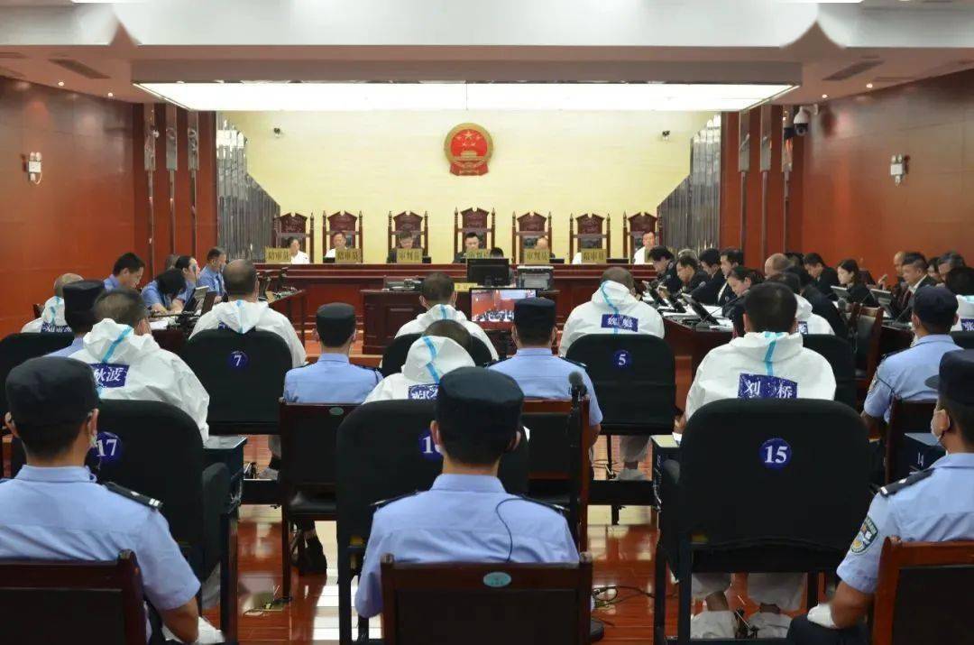 历时5天!赤壁刘氏兄弟等20人重大涉黑案庭审细节曝光!