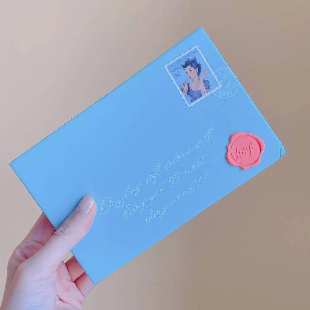 眼影|一盘多用 这些彩妆盘也太万能了吧！