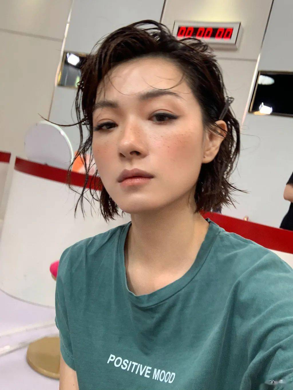 许佳琪|每刻美丨撩人湿发 又美又飒！