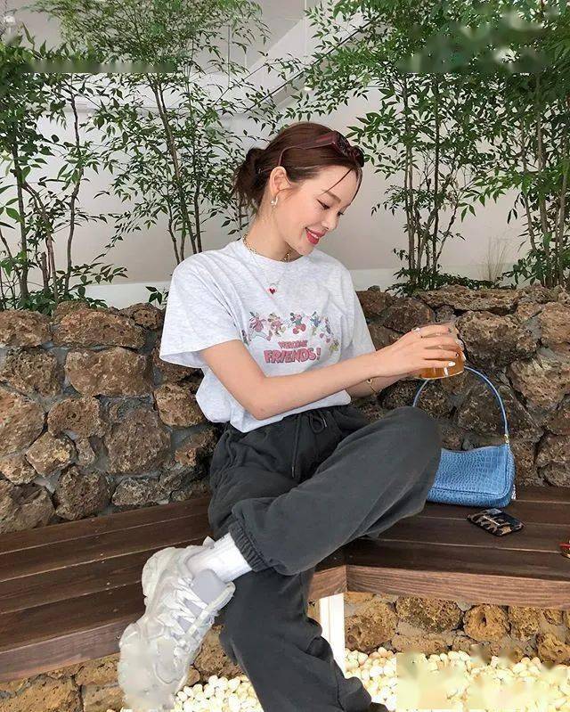 眼线|姜涩琪的眼妆迷倒了我，学习单眼皮怎么画都好看的秘诀