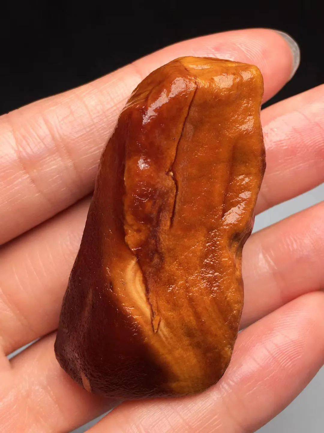 珠宝|红宝石为什么备受瞩目，用美貌迷惑人间的红宝石！