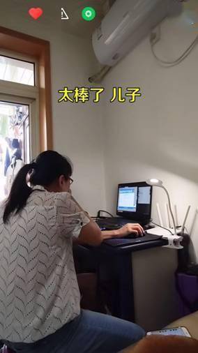 通知书|激动查分、高校通知书花样百出、南北方庆祝有差异…… 关于高考的难忘记忆尽在快手