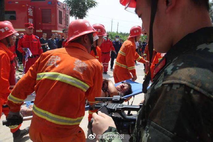 聚仙|山西临汾一饭店坍塌 武警官兵第一时间参与救援