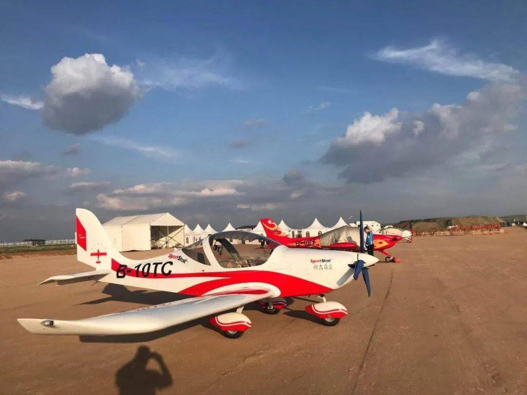 衡水航空飞行营地位于衡水湖北岸,是衡水湖航空运动小镇的核心板块,是