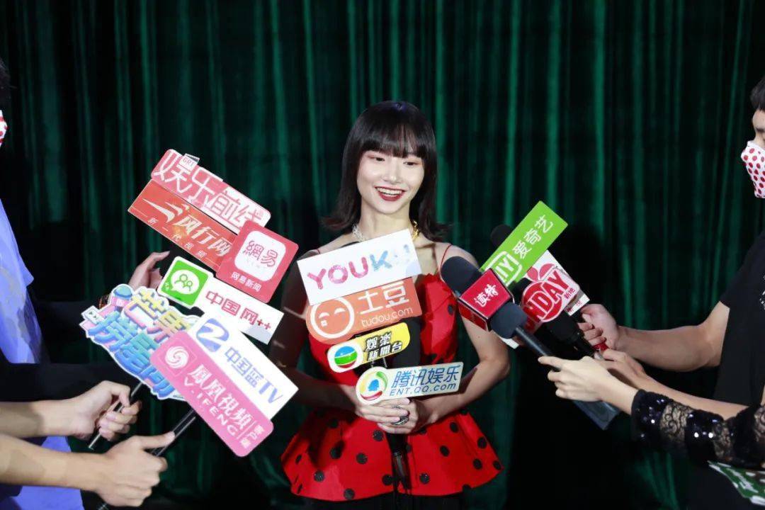 鹏城|深圳四十周年Tony&tony’s上演350m高空走秀引爆鹏城，54岁李若彤惊喜亮相造潮流同款